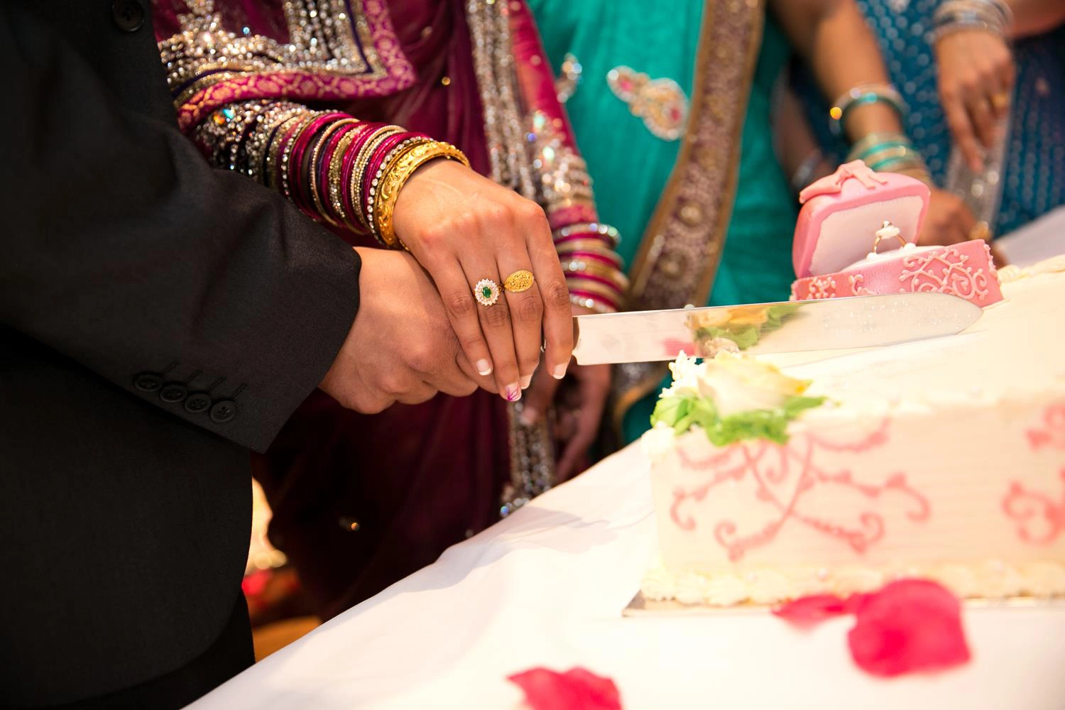 Cake cutting at Engagement Party Cinifan by MAKSAM Photography